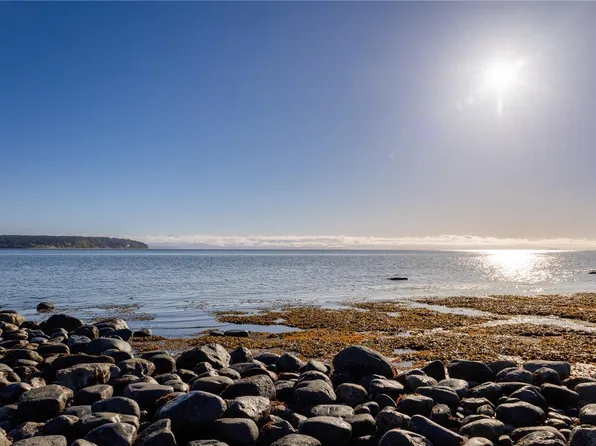 9 Adams Rd #104, Campbell River, BC V9W 1R9