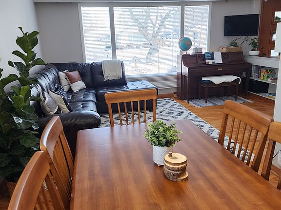 5th image of 46 Arrowwood Dr S #1
