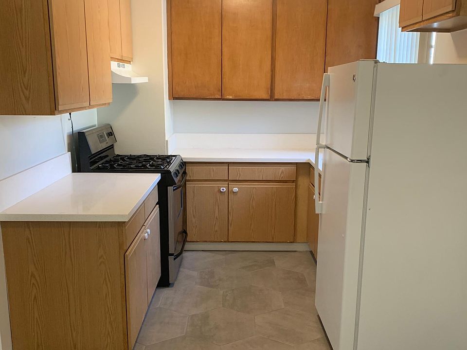 1st image of 540 N Los Robles Ave APT F
