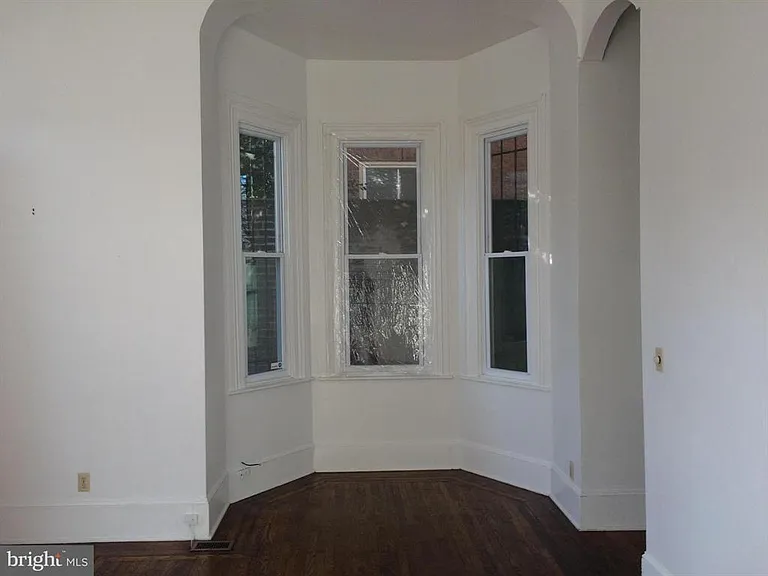 1310 Eutaw Pl — Photo 6