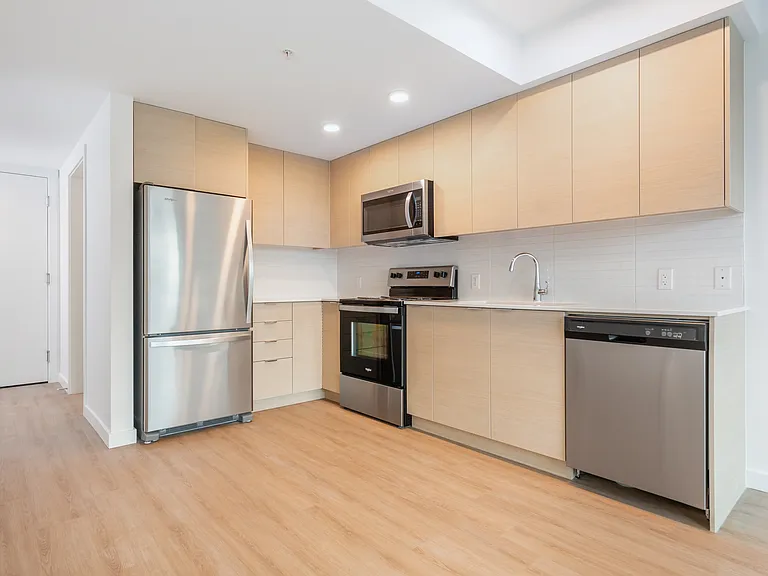 3655 Victoria Dr — Photo 30
