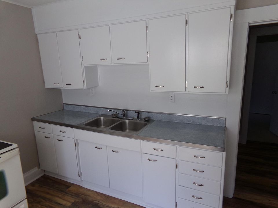 301 E 2nd St, Sherburn, MN 56171 MLS 6241570 Zillow