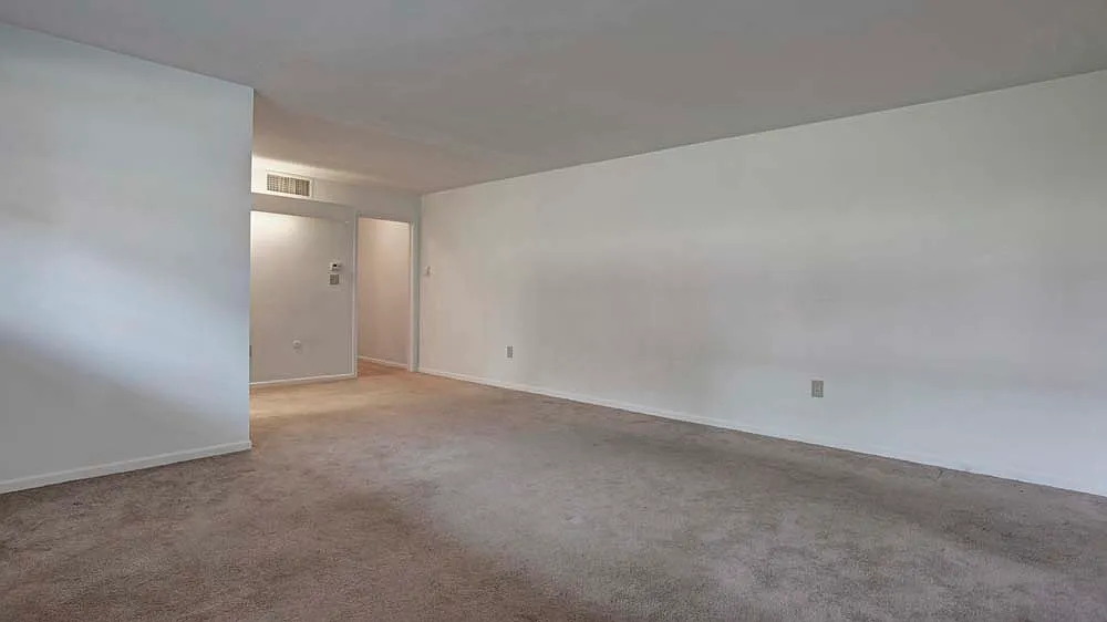 Corliss Apartments — Photo 4