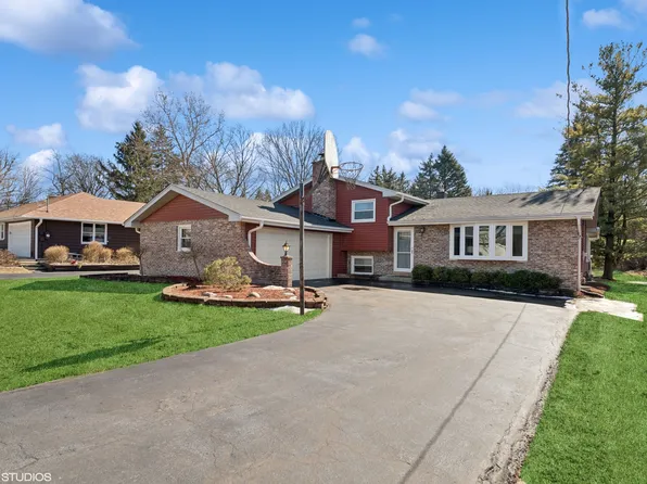 1624 Kay Rd, Wheaton, IL 60187