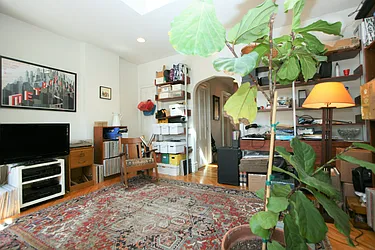 Rented by R New York