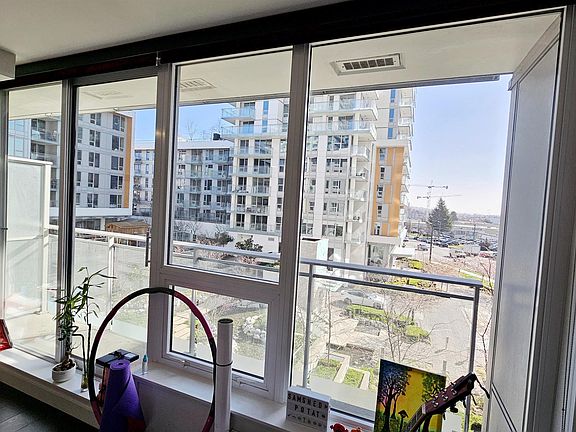 2nd image of 455 SW Marine Dr #518
