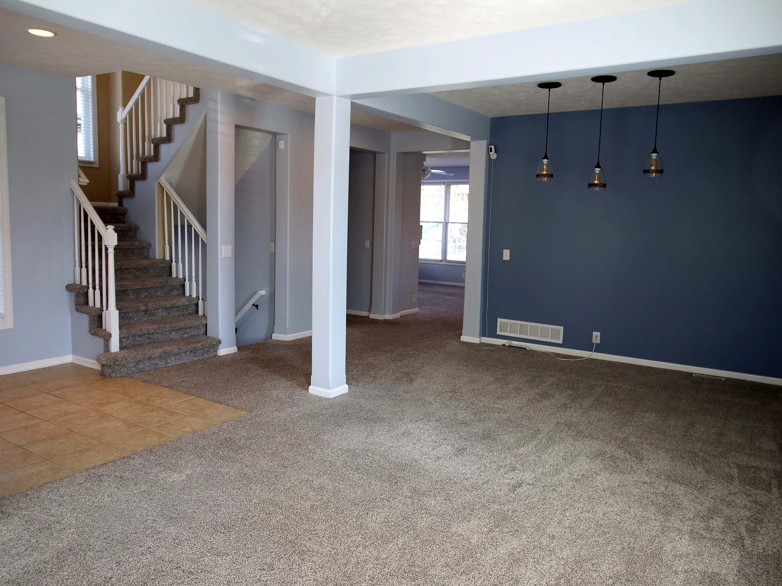 3 bed, 3.5 bath, 3328 sqft, $2,800 — Photo 3