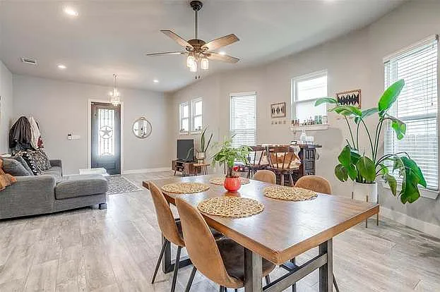 2905 S Jennings Ave — Photo 14
