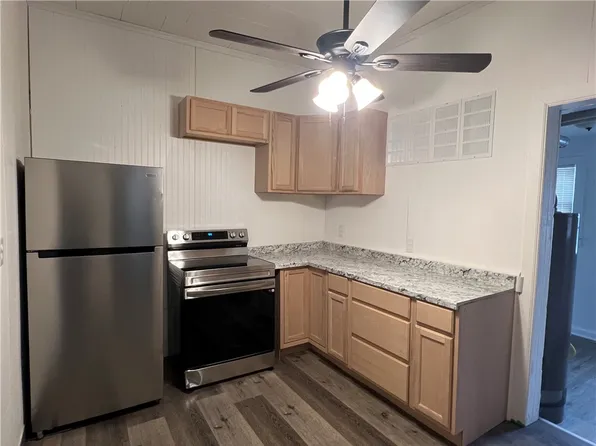 301 S 3rd St, Altamont, IL 62411