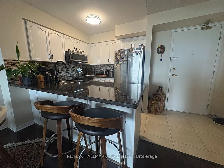 9 Northern Heights Dr #702 — Photo 5