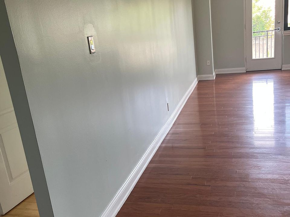 1st image of 60 Parkway Dr E #E
