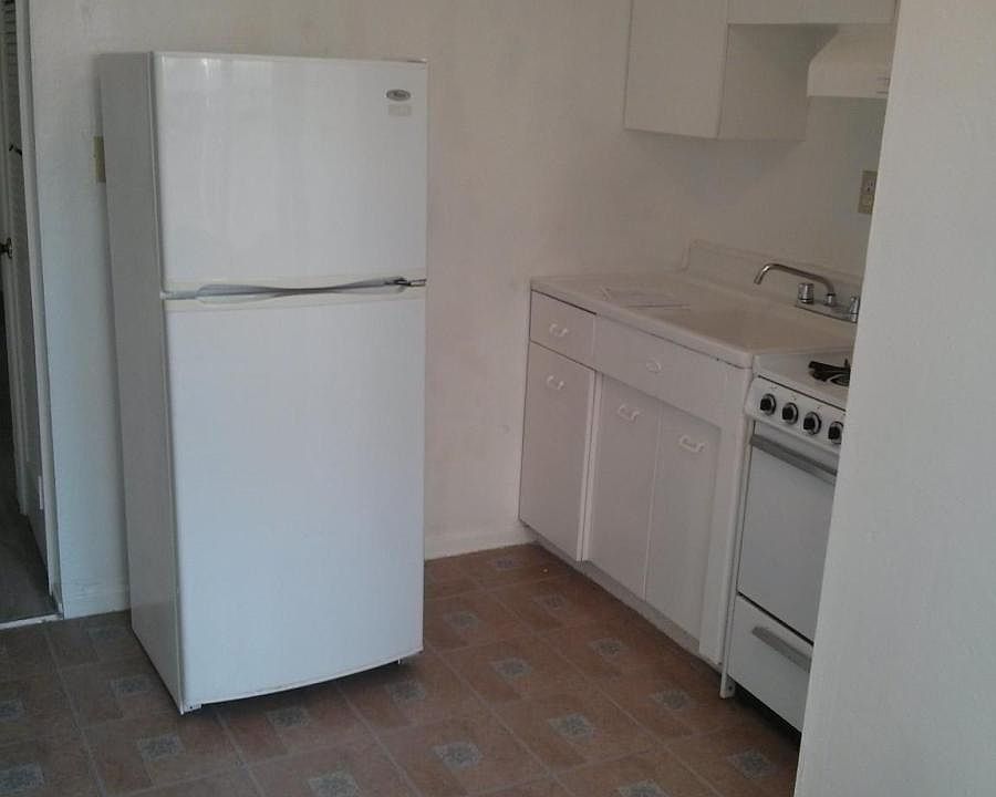 2nd image of 4220 Noyes St #66