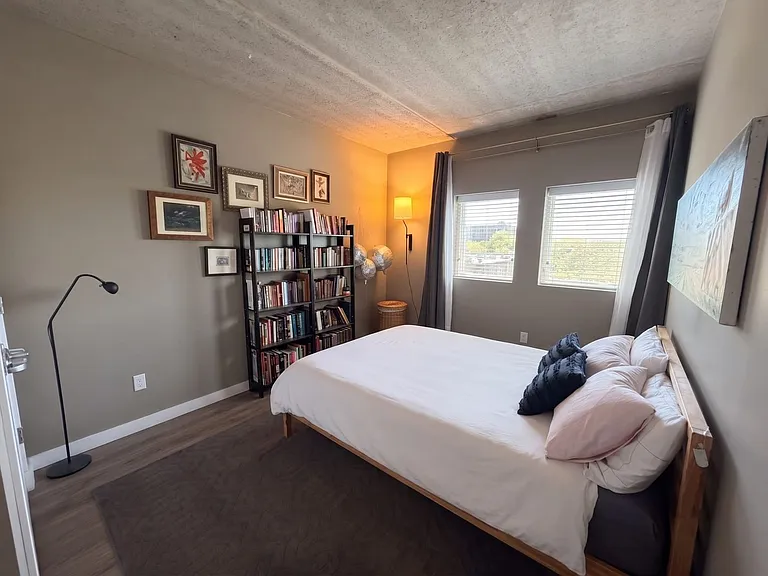 Gorgeous Historical Apartments Near Beach in East Rogers Park — Photo 75