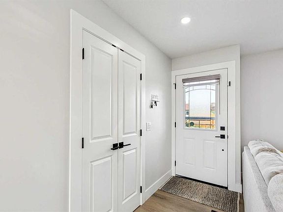 3rd image of 12 N Rundleson Way NE