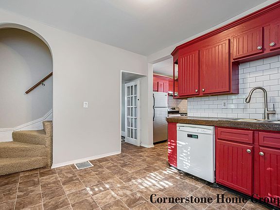 3rd image of 541 Crosby St NW