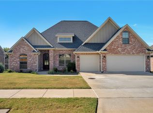 3754 E Spyglass Hill Dr, Fayetteville, AR 72701