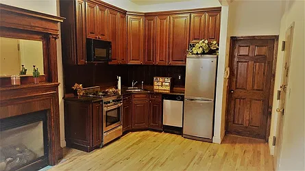 Rented by R New York