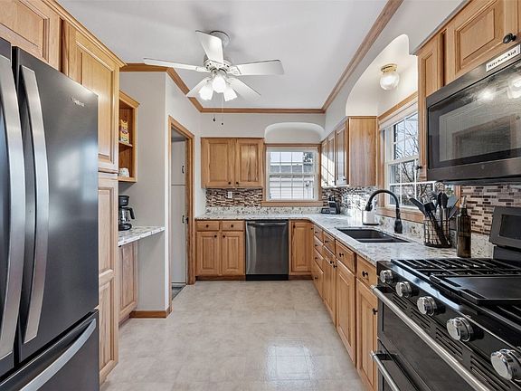5th image of 1609 Wildwood Dr NE