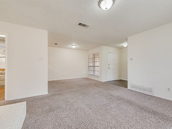 3rd image of 215 Silver Creek Dr