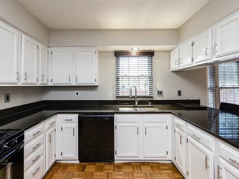 6085 Tara Hill Dr — Photo 13
