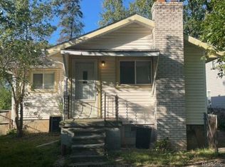 33 W Strathmore Ave, Pontiac, MI 48340