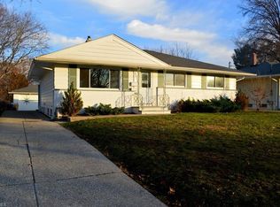 3515 Higley Rd, Rocky River, OH 44116