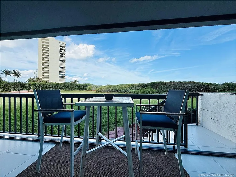 8800 S Ocean Dr #102 — Photo 31
