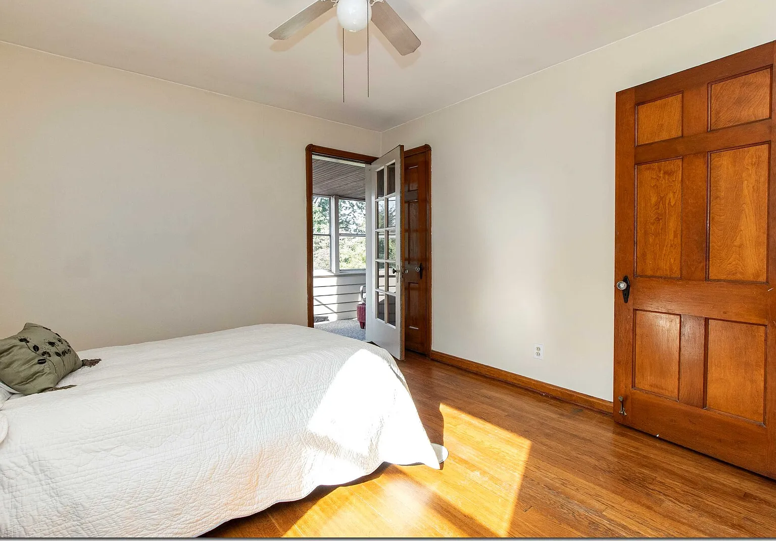 Warren Road Duplex — Photo 4