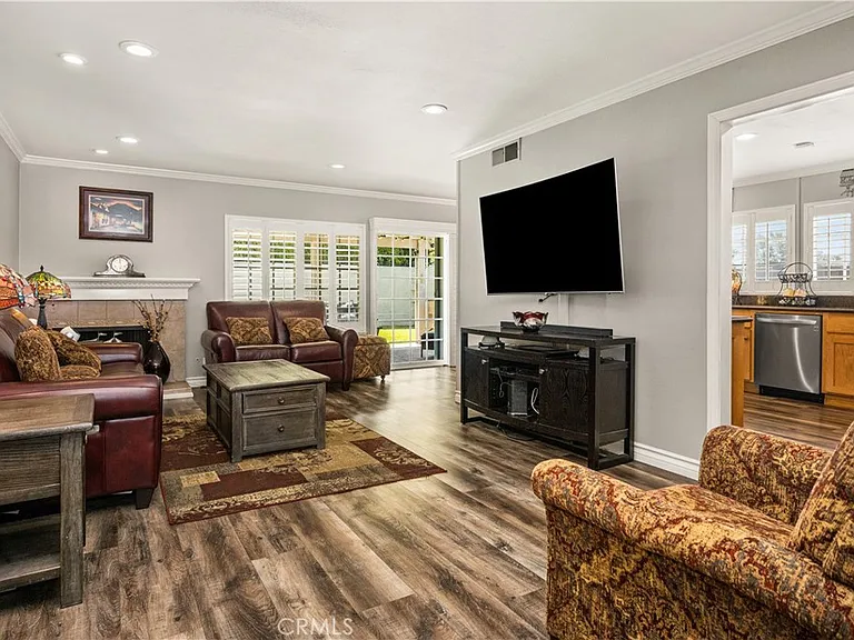 664 Olive Ave — Photo 5