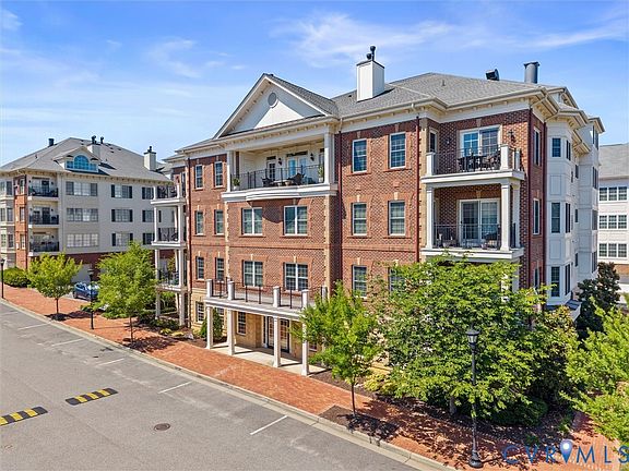 2nd image of 250 Finial Ave Unit 4C