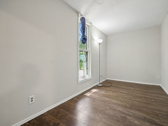 5th image of 113 Park Pl Floor 1