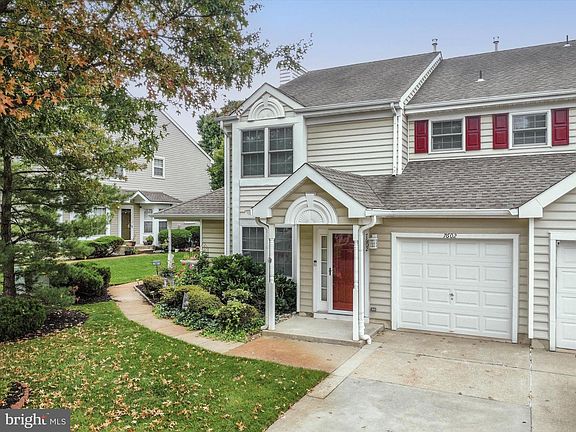 3rd image of 7602 Normandy Dr