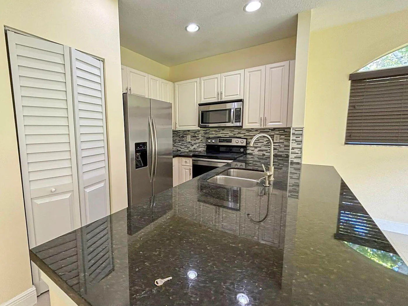 3 bed, 2.5 bath, 1250 sqft, $2,899 — Photo 3