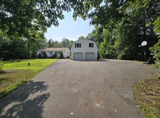 1278 Hudson Rd, Glenburn, ME 04401
