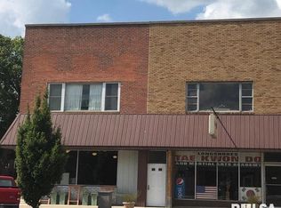 30 W Main St, Du Quoin, IL 62832