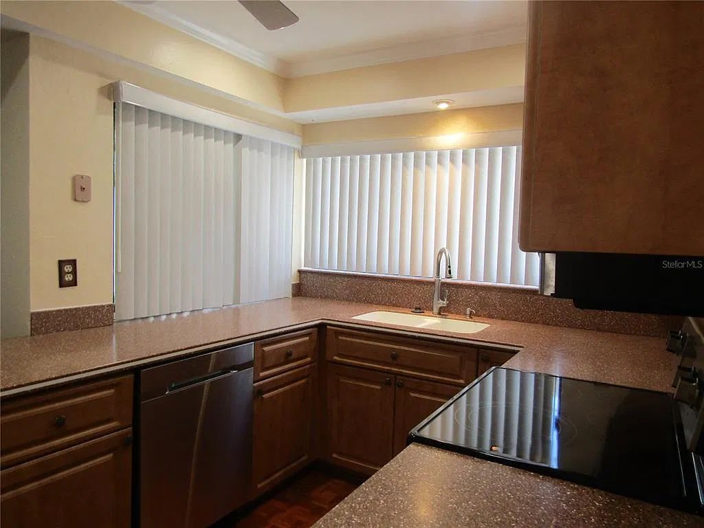 2 bed, 2.0 bath, 1642 sqft, $2,700 — Photo 3