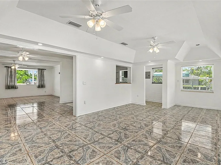 20 Estate Dr — Photo 4