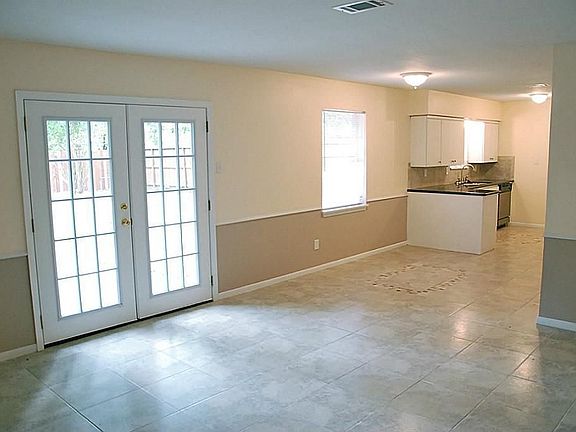 5th image of 5827 Duxbury St