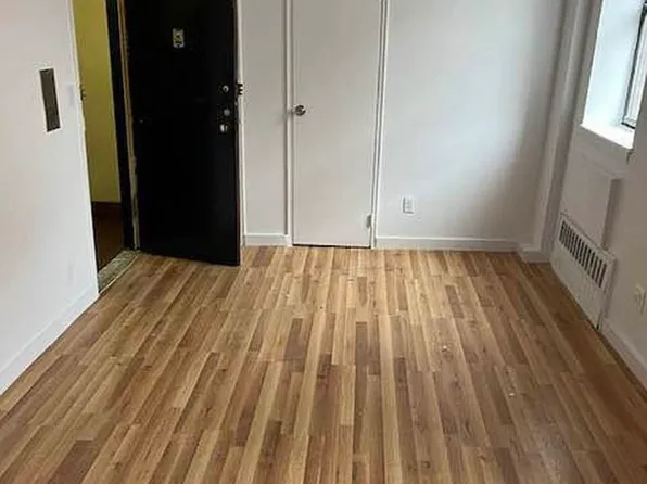 200 West 81st Street image 1 of 3