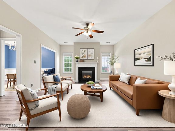 4th image of 302 Squire Court