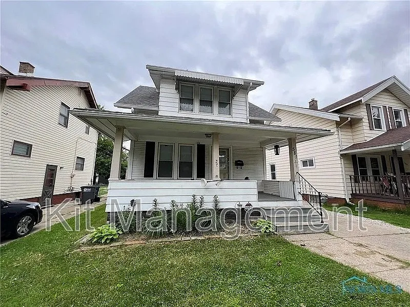 581 Colima Dr