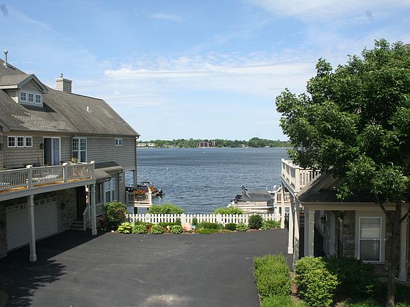 3rd image of 370 Sundown Ct N #A