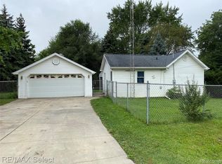 1350 Mitson Blvd, Flint, MI 48504