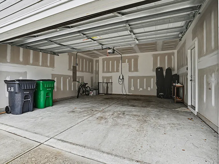 Garage (with EV charger)