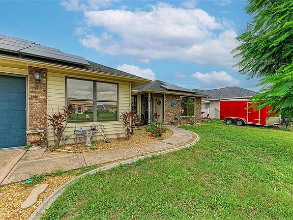 2nd image of 2147 Floribanna St
