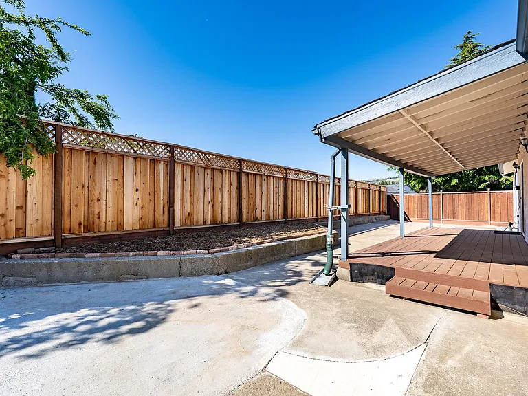 1525 Jasmine Way — Photo 25