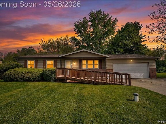 3rd image of 4064 Sheraton Dr