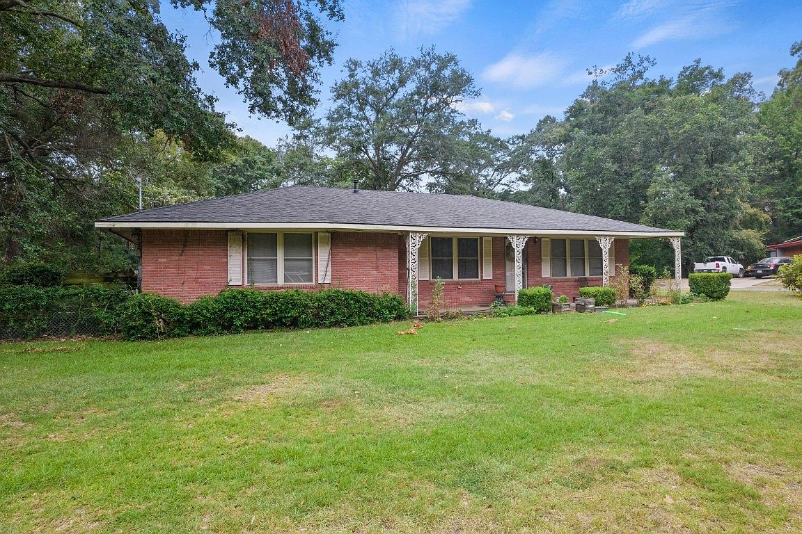 402 Dogwood Ln, Mount Pleasant, TX 75455 | Zillow