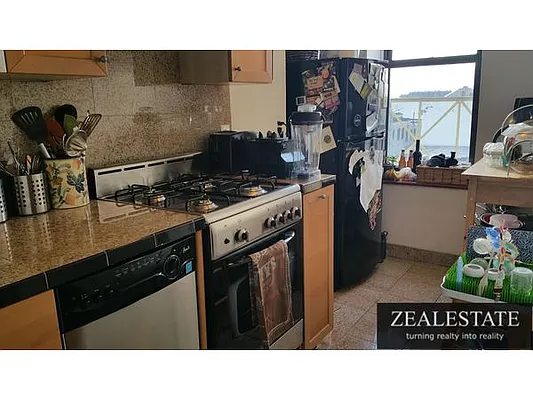 Rented by ZealEstate Group Inc | media 25