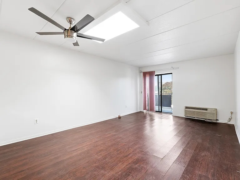 5 Linden St #6I — Photo 5
